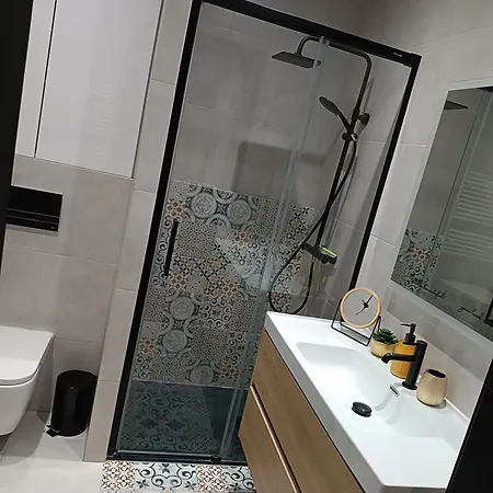 Aura Grand